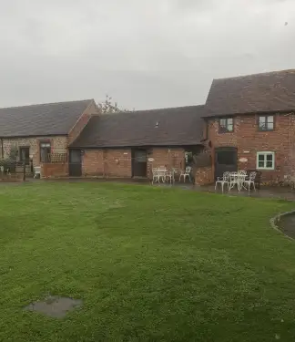 Click Here To Enlarge This Photo Of Kingfisher barn in Abingdon